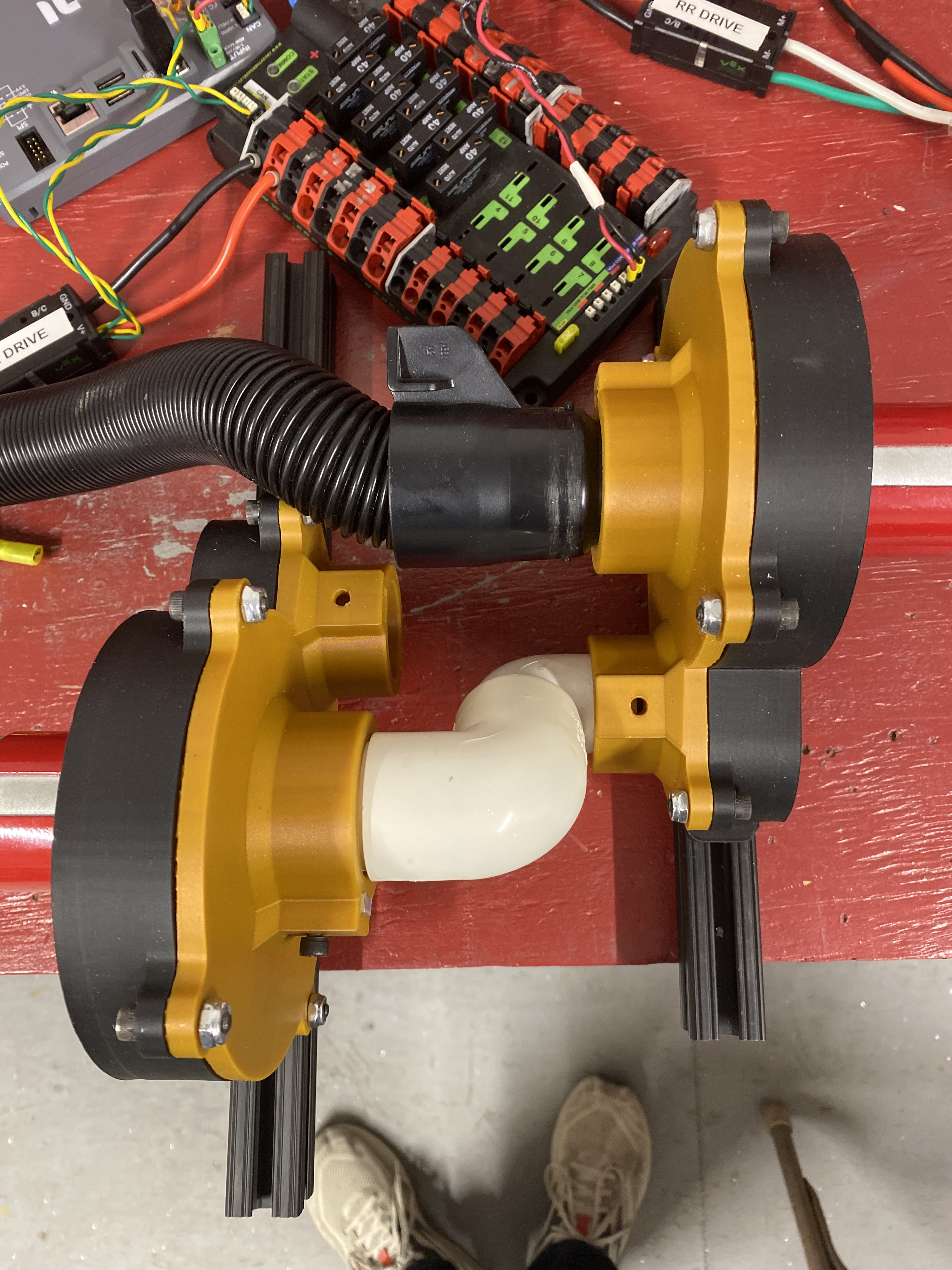 OUTATIDE vacuum assembly installed on the robot